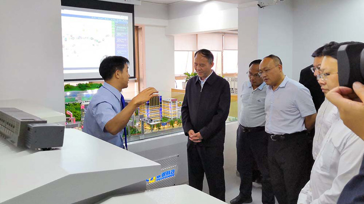 云南省副省長(zhǎng)王顯剛一行蒞臨聯(lián)誠科技調(diào)研指導(dǎo)！